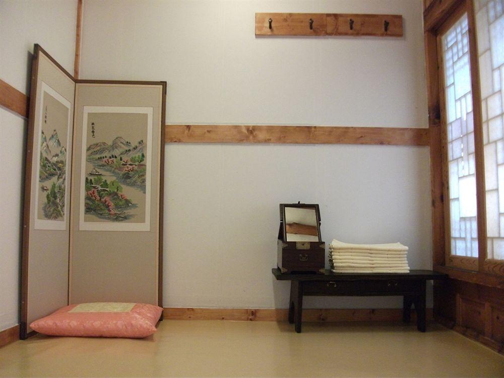 Hyosunjae Hanok Guesthouse โซล ภายนอก รูปภาพ