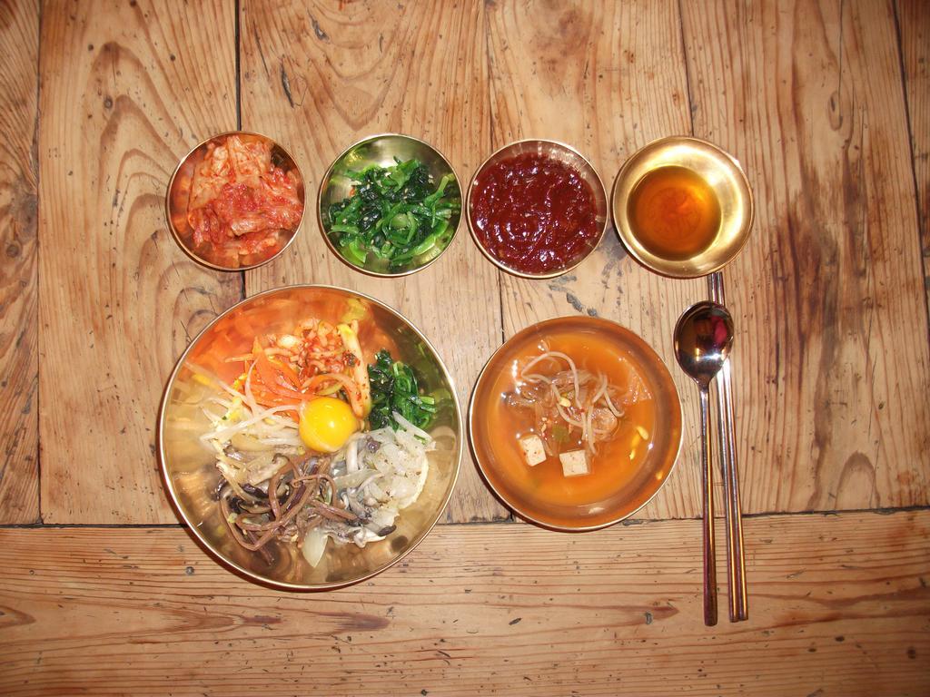 Hyosunjae Hanok Guesthouse โซล ภายนอก รูปภาพ