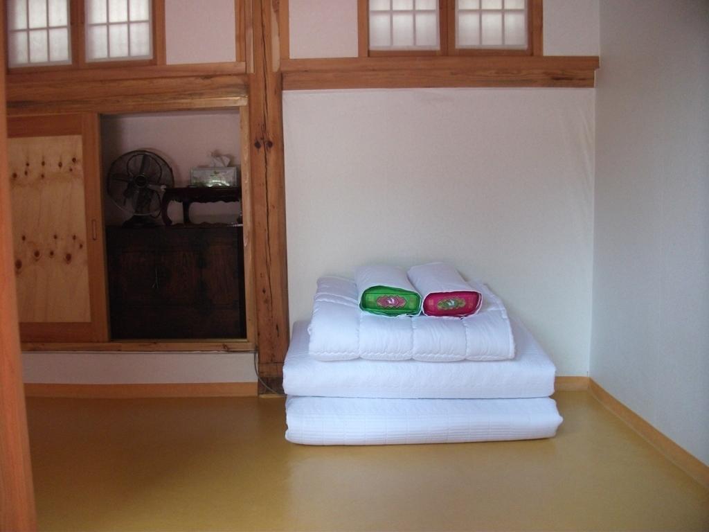 Hyosunjae Hanok Guesthouse โซล ภายนอก รูปภาพ
